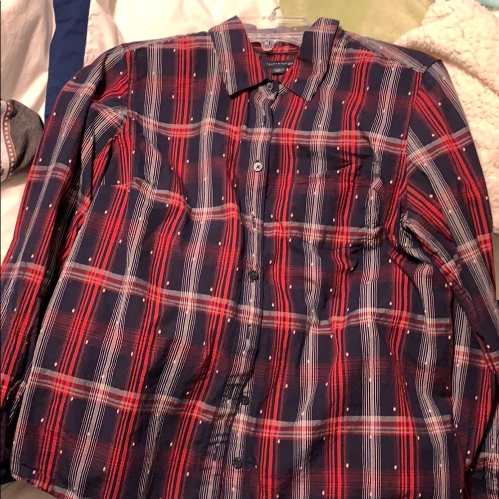 Tommy Hilfiger button down - Picture 2 of 3
